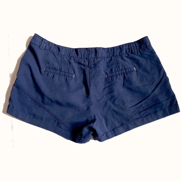 Bershka women’s fluid roll hem navy blue shorts. Size 10 - Picture 2 of 13